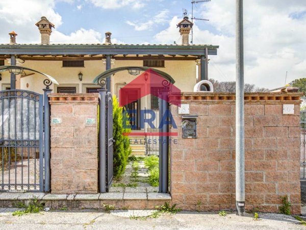 casa indipendente in vendita a Roma in zona Monte Migliore