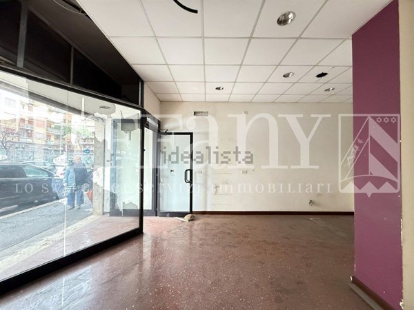 negozio in vendita a Roma in zona Prenestino-Labicano