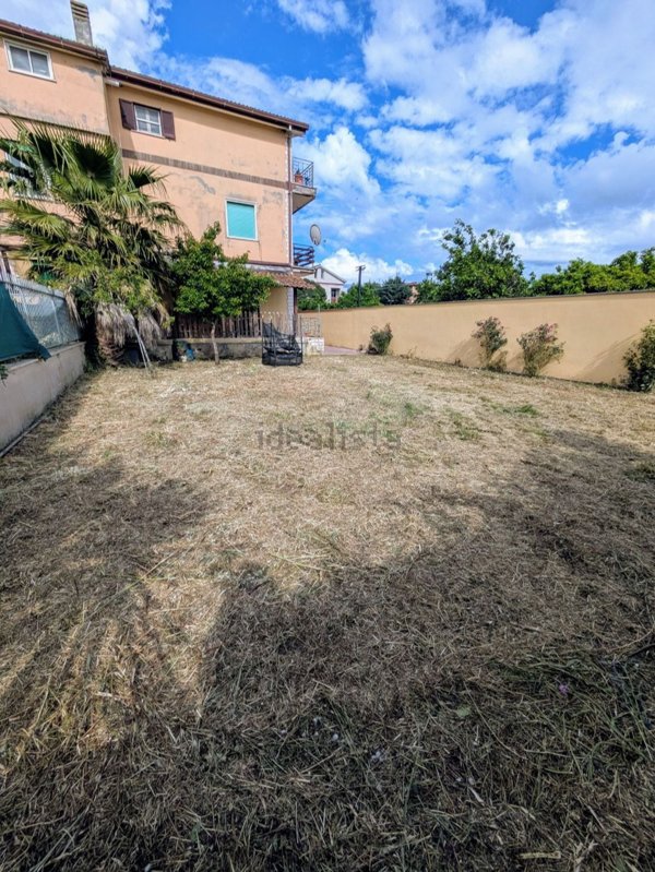 appartamento in vendita a Roma in zona Vitinia