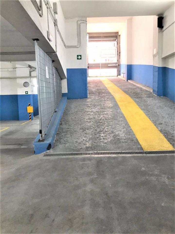 negozio in vendita a Roma in zona Appio Latino