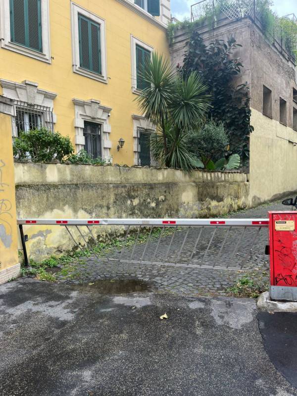 negozio in vendita a Roma in zona Trastevere