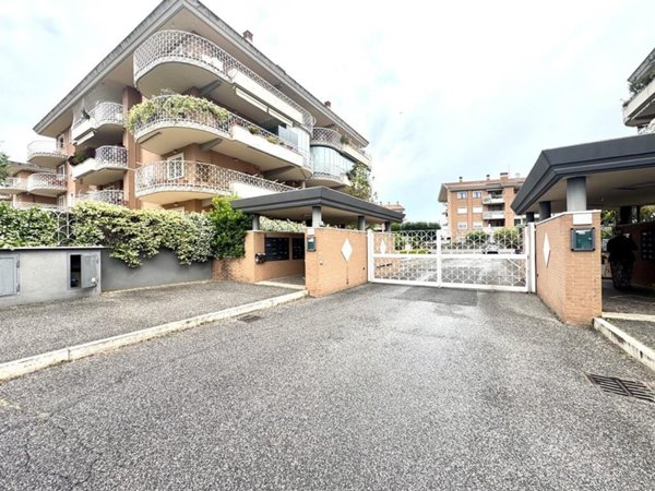 appartamento in vendita a Roma in zona EUR
