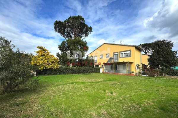 casa indipendente in vendita a Roma in zona Casal Palocco