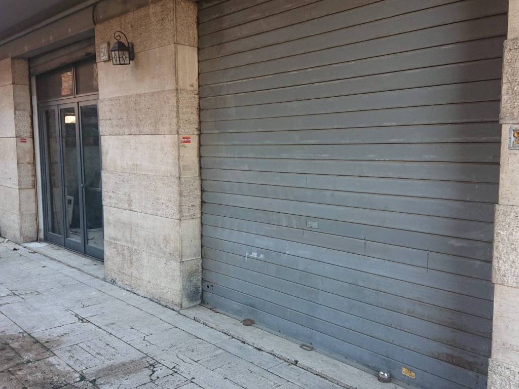 negozio in vendita a Roma in zona Val Melaina