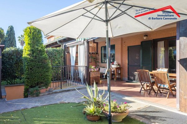 casa indipendente in vendita a Roma in zona Infernetto