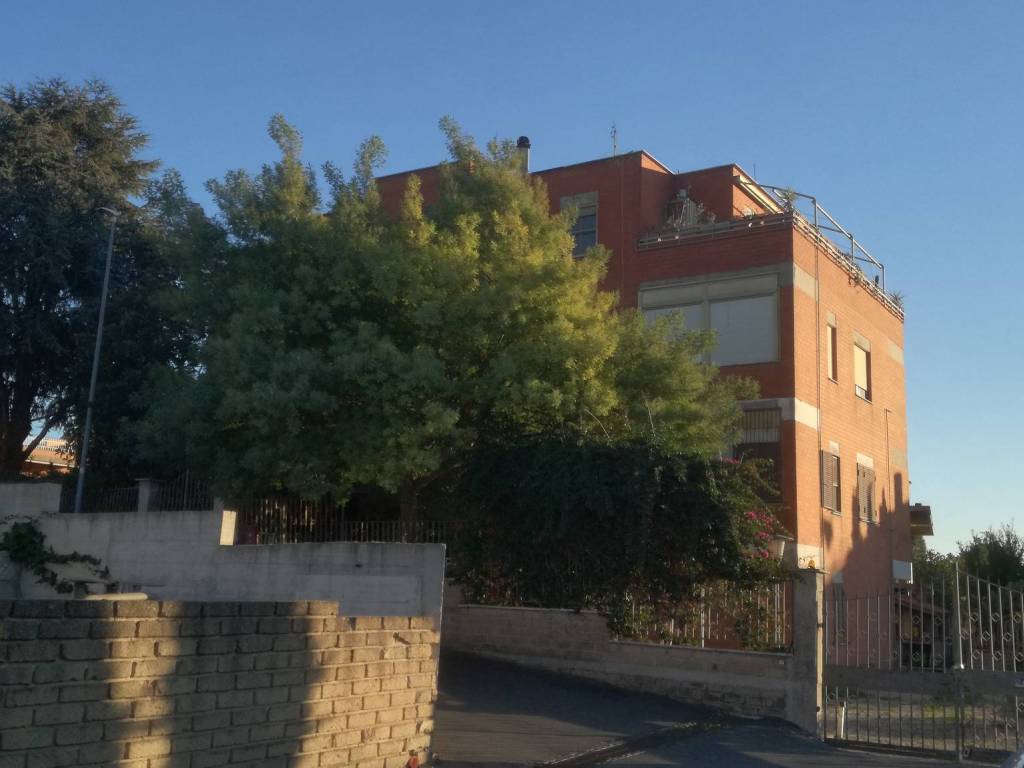 appartamento in vendita a Roma in zona Massimina/Casal Lumbroso