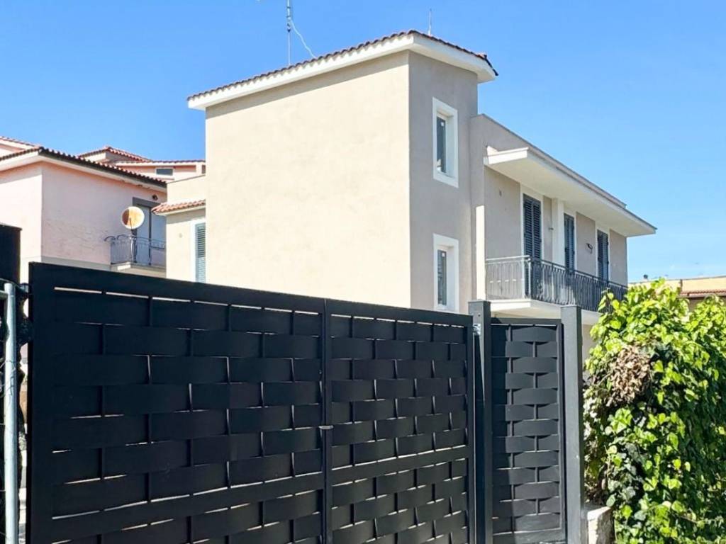 appartamento in vendita a Roma in zona Borghesiana
