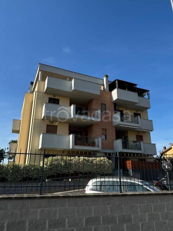 appartamento in vendita a Roma in zona Casalotti