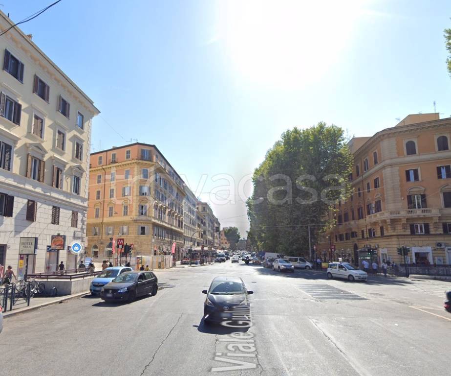 negozio in vendita a Roma in zona Rione Prati