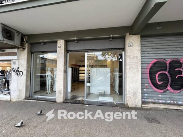 negozio in vendita a Roma in zona Collatino