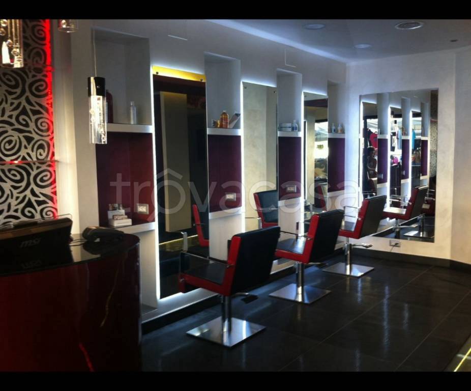 negozio in vendita a Roma in zona Borghesiana