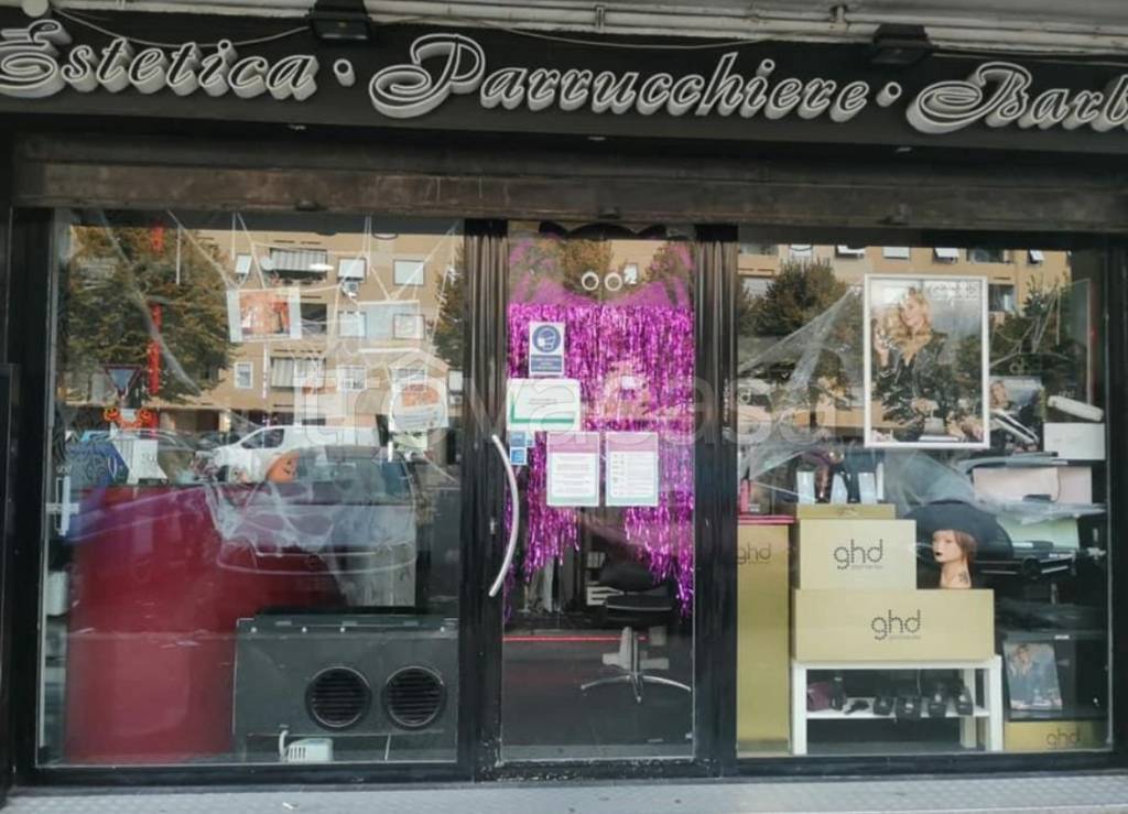 negozio in vendita a Roma in zona Borghesiana
