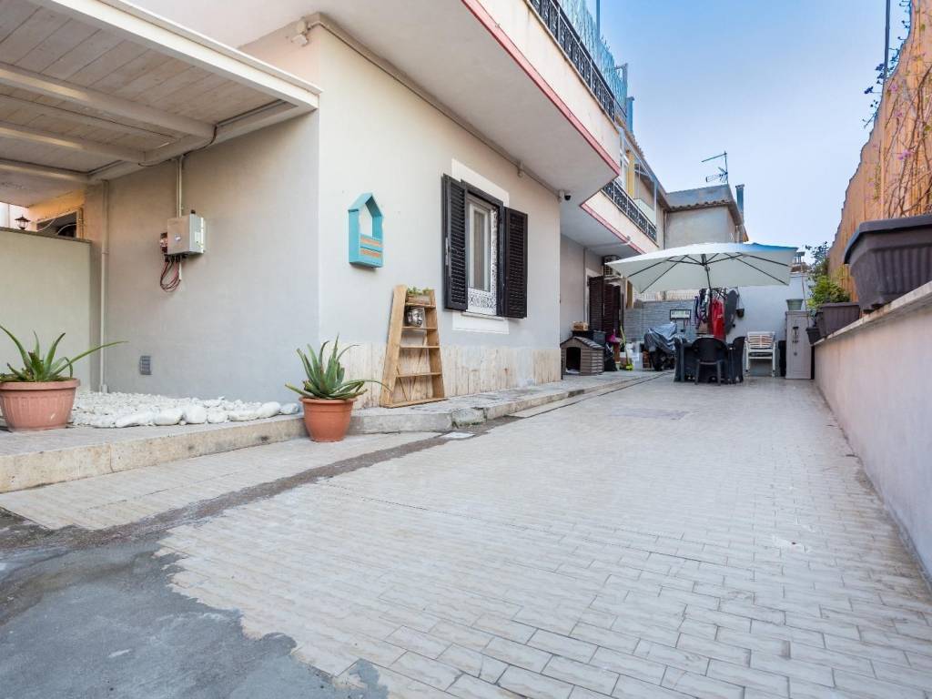 appartamento in vendita a Roma in zona Dragona/Bagnoletto