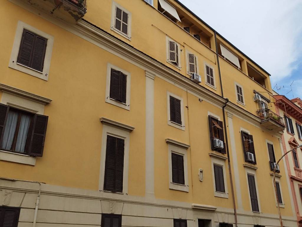 appartamento in vendita a Roma in zona Tuscolano