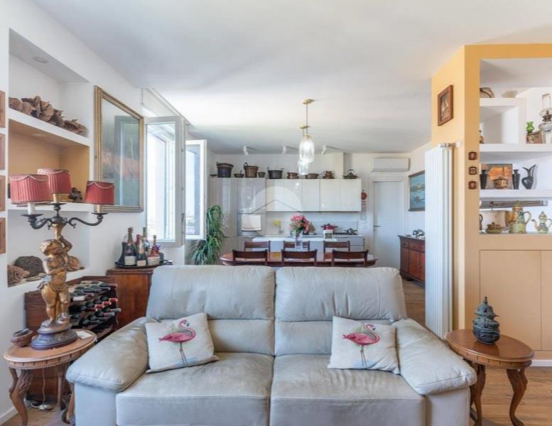 appartamento in vendita a Roma in zona Appio Latino