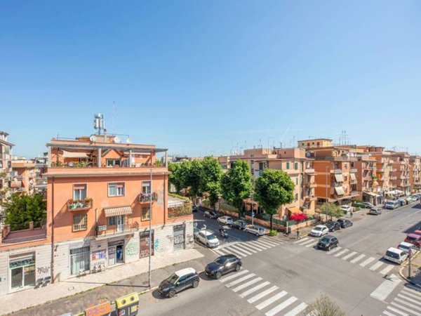appartamento in vendita a Roma in zona Prenestino-Centocelle