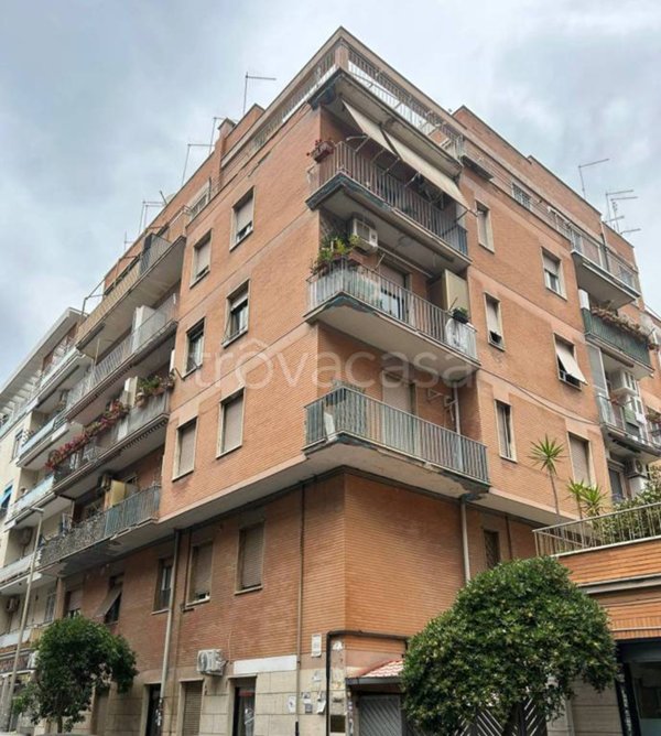 appartamento in vendita a Roma in zona Ostia