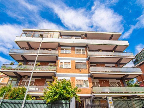 appartamento in vendita a Roma in zona Torrevecchia