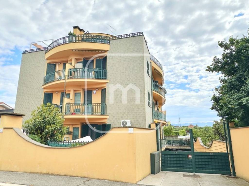 appartamento in vendita a Roma in zona Castelverde