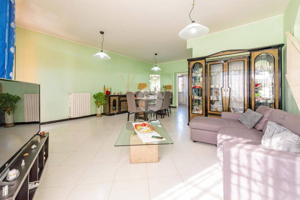 casa indipendente in vendita a Roma in zona Finocchio
