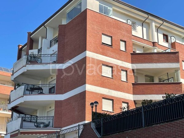 appartamento in vendita a Roma in zona Casalotti