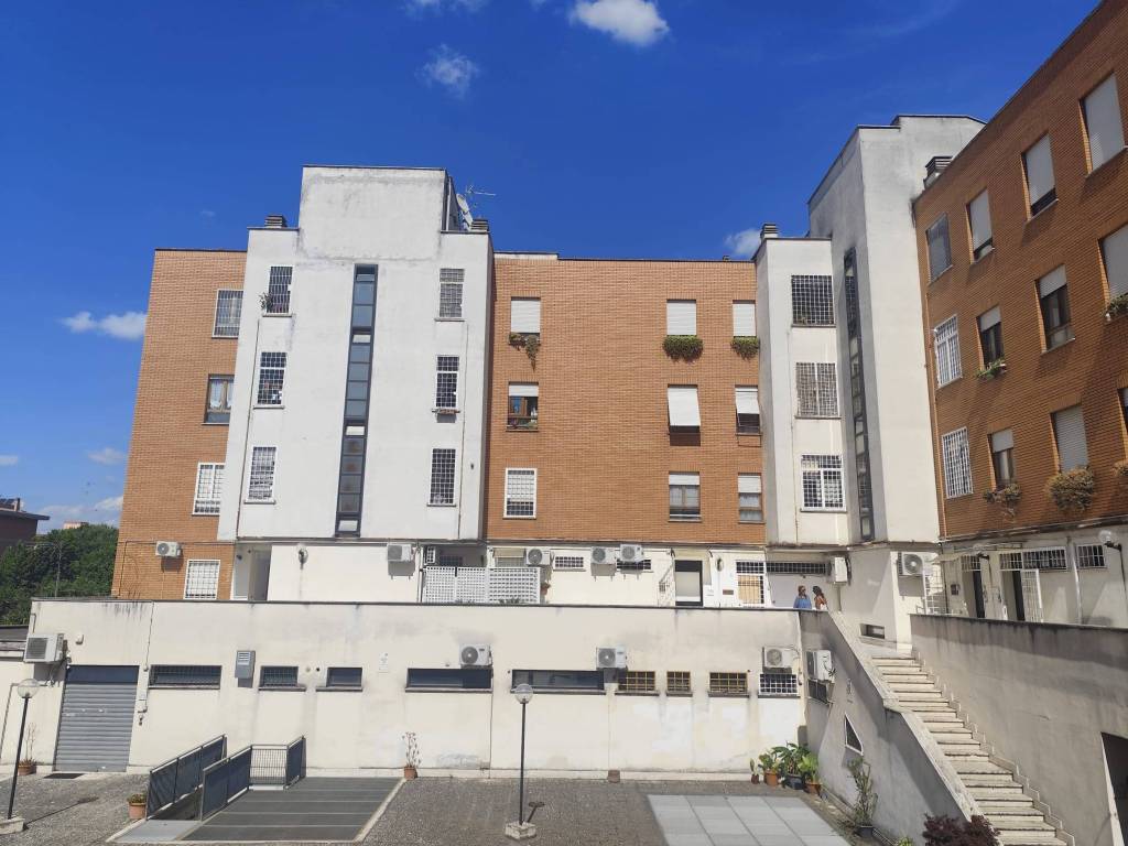 intera palazzina in vendita a Roma in zona Monte Sacro/Talenti