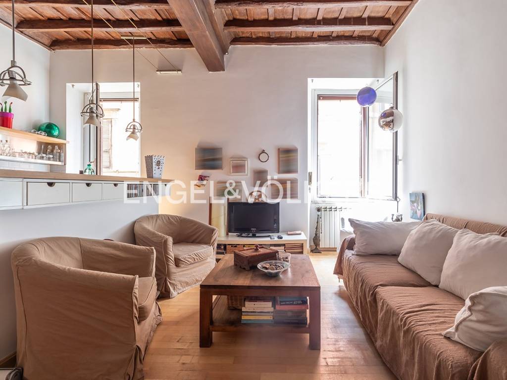 appartamento in vendita a Roma in zona Rione Monti/Campitelli