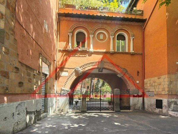 appartamento in vendita a Roma in zona Ostiense