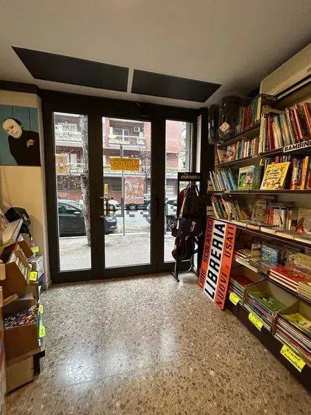 negozio in vendita a Roma in zona Castel Fusano