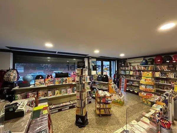 negozio in vendita a Roma in zona Castel Fusano