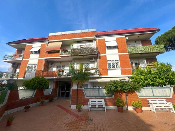 appartamento in vendita a Roma in zona Appio Claudio