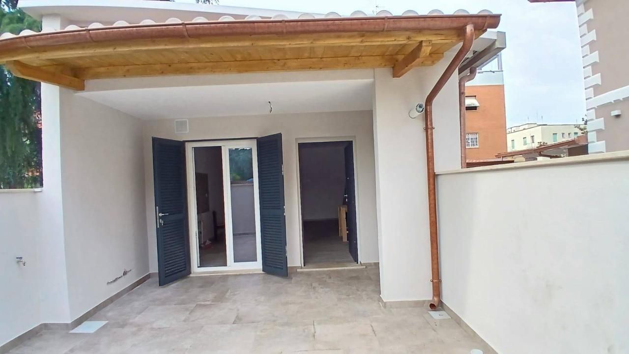 appartamento in vendita a Roma in zona Torre Maura