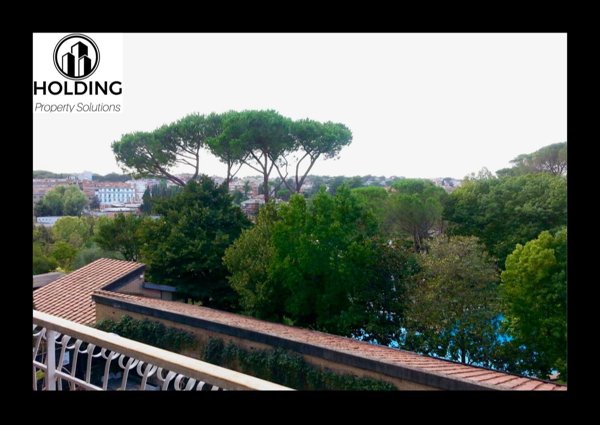 appartamento in vendita a Roma in zona Tomba di Nerone