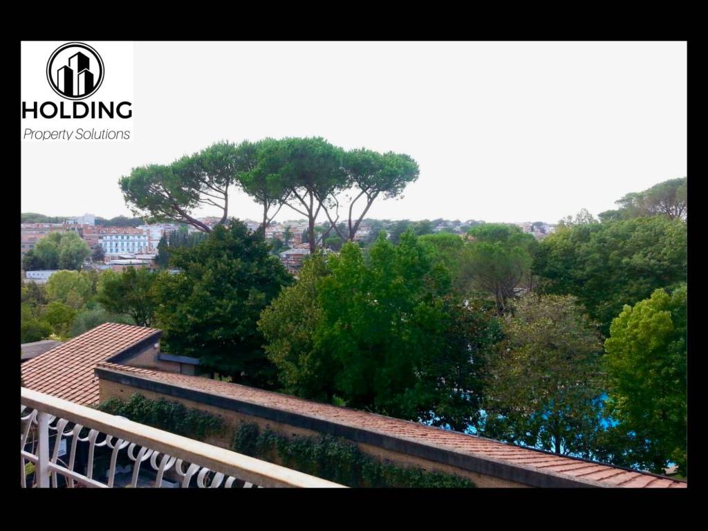 appartamento in vendita a Roma in zona Tomba di Nerone