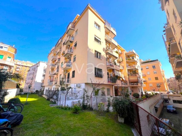 appartamento in vendita a Roma in zona Appio Latino