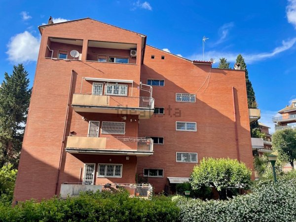 appartamento in vendita a Roma in zona Tor di Quinto