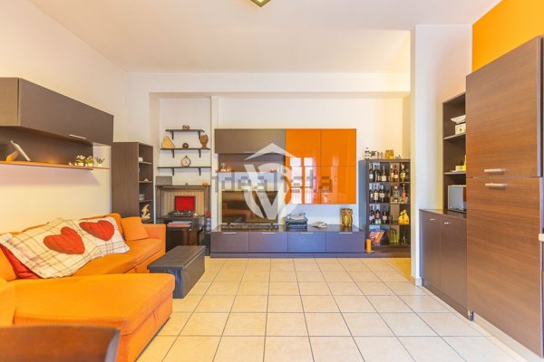 appartamento in vendita a Roma in zona Tor Bella Monaca