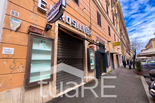 negozio in vendita a Roma in zona Rione Prati