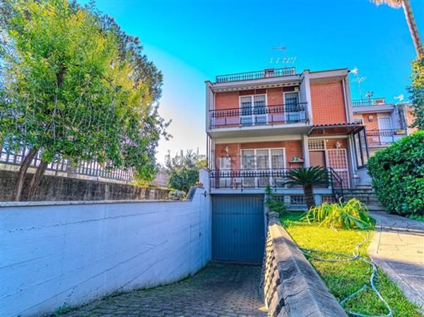 casa indipendente in vendita a Roma in zona Portuense