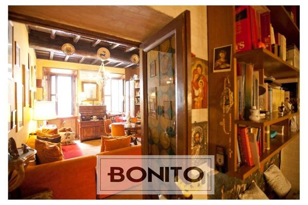 appartamento in vendita a Roma in zona Pigna - Sant'Angelo