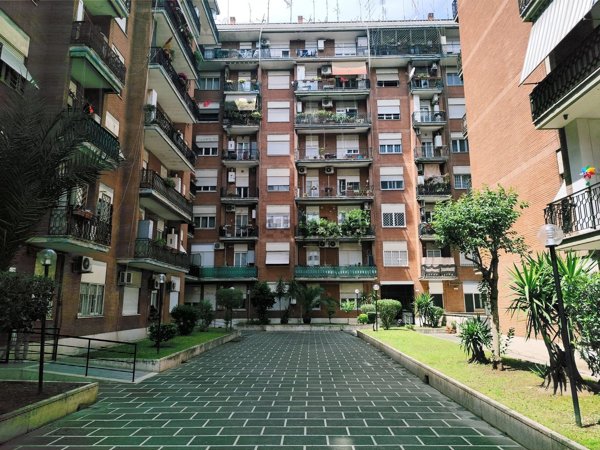 appartamento in vendita a Roma in zona Don Bosco