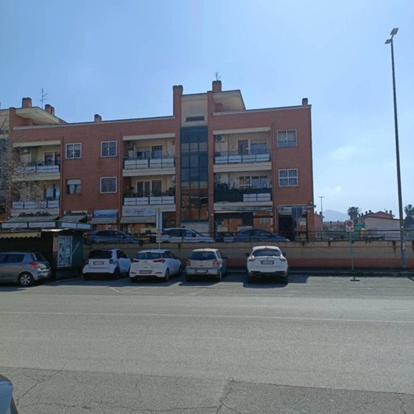 appartamento in vendita a Roma in zona Torre Gaia