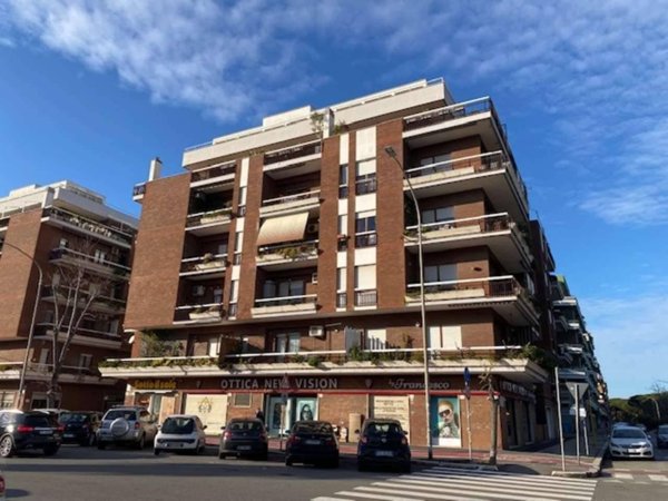 appartamento in vendita a Roma in zona Ostia