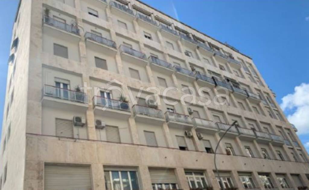 negozio in vendita a Roma in zona Don Bosco