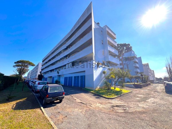 appartamento in vendita a Roma in zona Casal Palocco