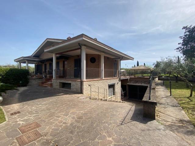 casa indipendente in vendita a Roma in zona Castel di Leva