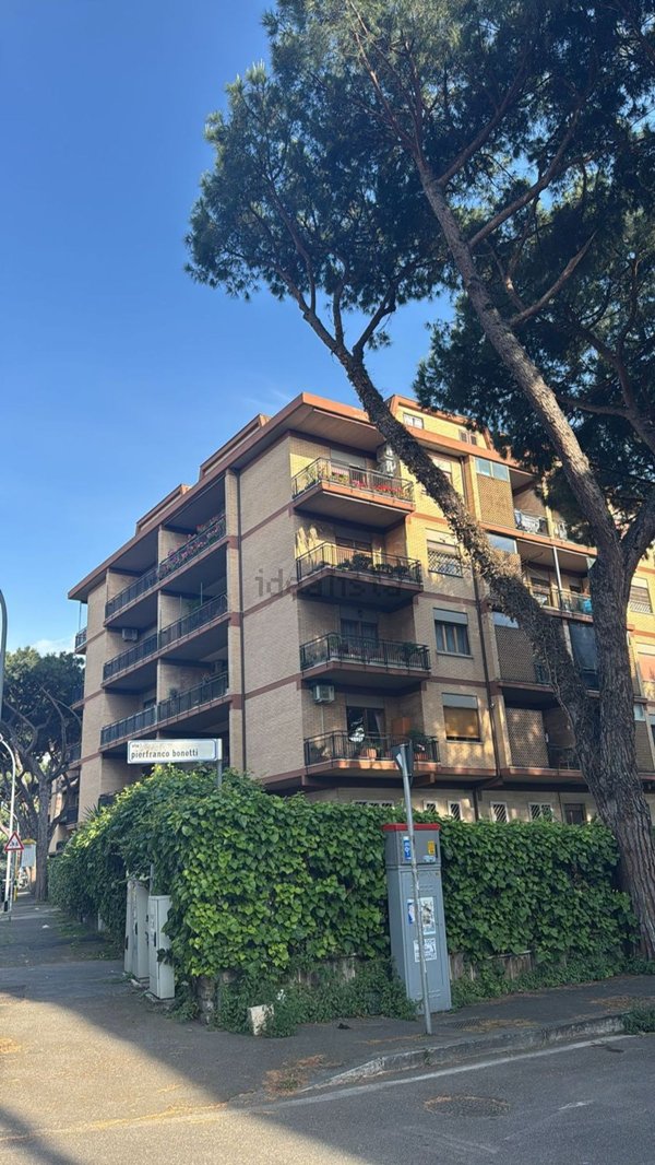 appartamento in vendita a Roma in zona Mostacciano