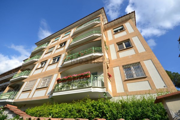 appartamento in vendita a Roma in zona Tor di Quinto