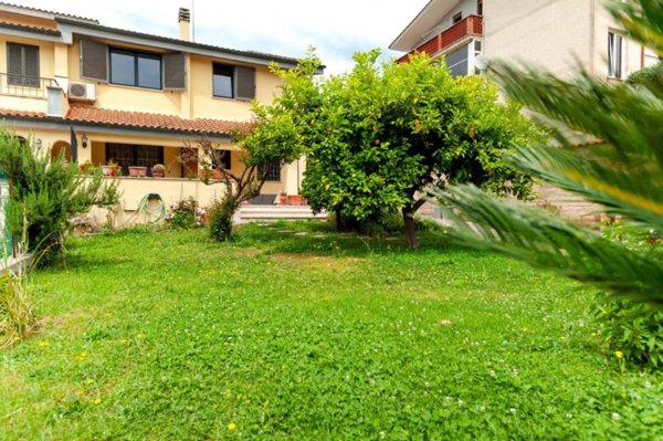 casa indipendente in vendita a Roma in zona Trigoria