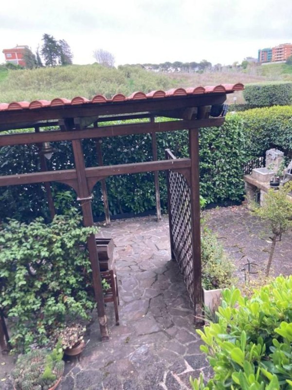 appartamento in vendita a Roma in zona Spallette